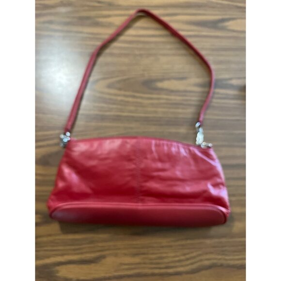 Baggs red leather shoulder bag with silver tone hardware - Picture 2 of 8